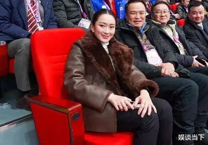 名牌换到停不下来腕上“蛇表”寓意满满马德里竞技携手K8贝东丹访华：浑身