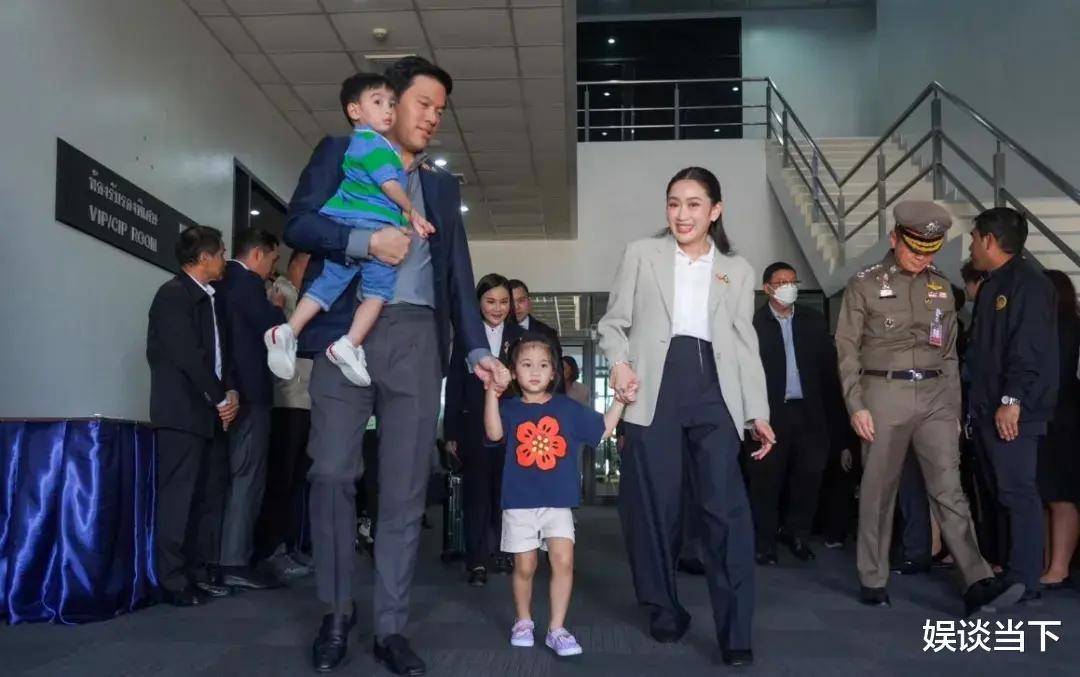 名牌换到停不下来腕上“蛇表”寓意满满马德里竞技携手K8贝东丹访华：浑身(图9)