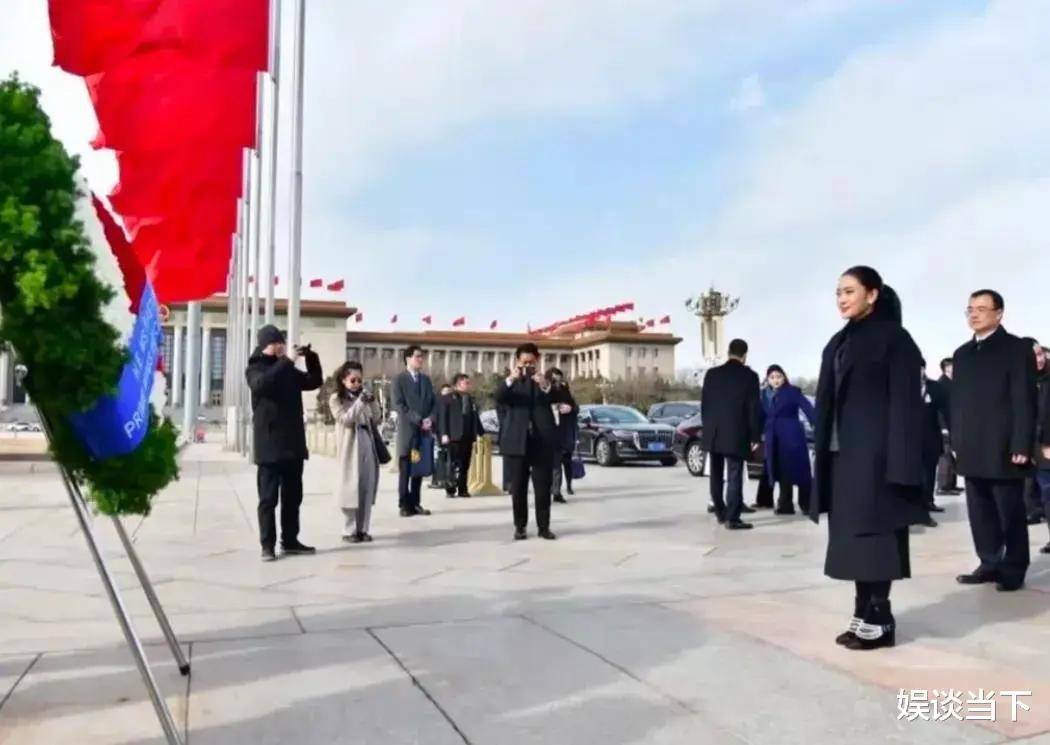 名牌换到停不下来腕上“蛇表”寓意满满马德里竞技携手K8贝东丹访华：浑身(图7)